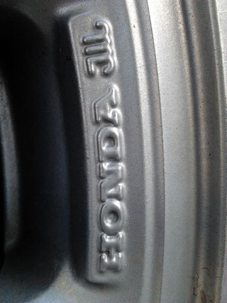 Illustration for article titled Help me identify these wheels
